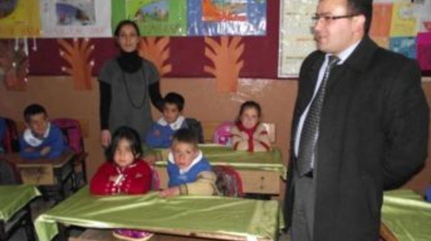 Milli Eğitim M&uuml;d&uuml;r&uuml; K&ouml;y Okullarını Gezdi
