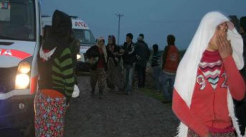 Tarım Iş&ccedil;ilerini Taşıyan Minib&uuml;s Devrildi: 30 Yaralı