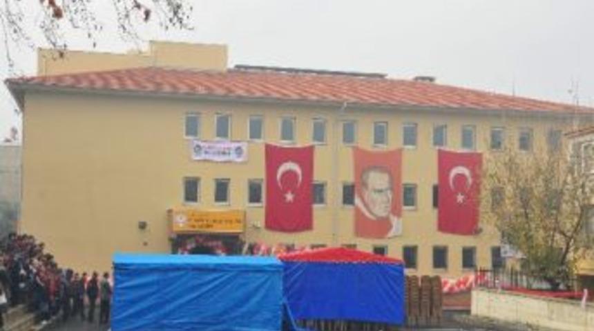 Alaşehir Anadolu Lisesi Bah&ccedil;esine 18 Derslikli Ek Bina
