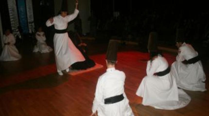 Zihinsel Engelliler Semazen Ekibinin G&ouml;sterisi B&uuml;y&uuml;k Ilgi G&ouml;rd&uuml;