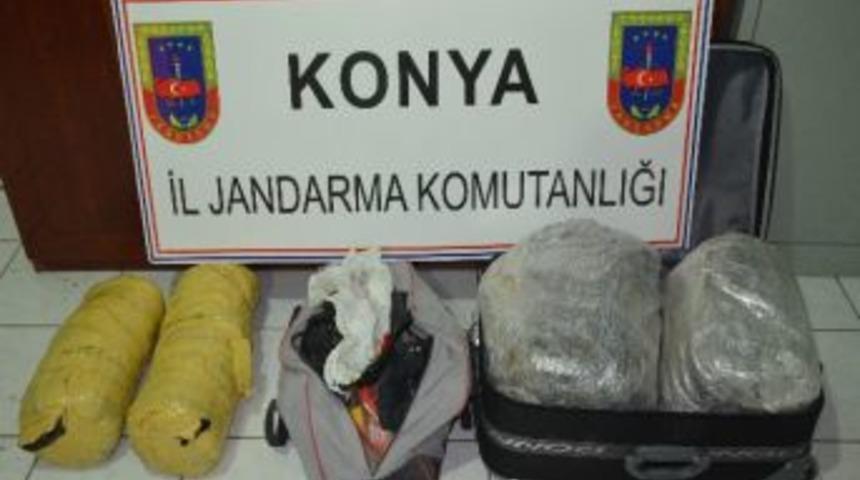 Yolcu Otob&uuml;slerinde Esrar Ele Ge&ccedil;irildi