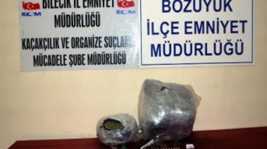 Boz&uuml;y&uuml;k&rsquo;te Film Gibi Uyuşturucu Operasyonu
