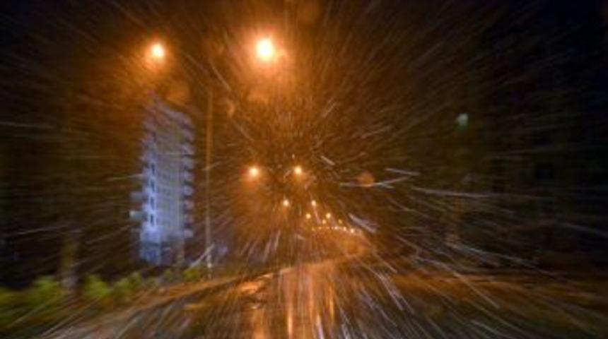 Kahramanmaraş'a Yılın Ilk Karı Yağdı