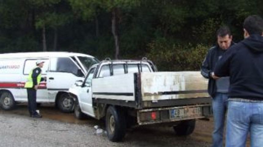 Ortaca Trafik Kazası; 2 Ağır Yaralı