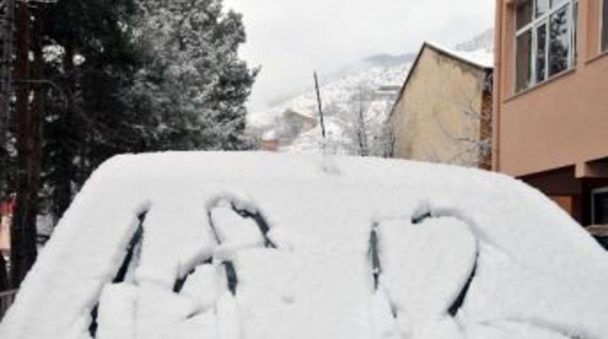 G&uuml;m&uuml;şhane&rsquo;de Kar Yağışı