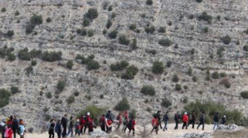 Denizli Ve Uşaklı Dağcılar Tarih&icirc; Kral Yolu&rsquo;nda Y&uuml;r&uuml;d&uuml;