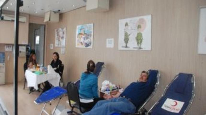 Yalova'da Kızılay 2011 Yılını Ge&ccedil;meye Kilitlendi