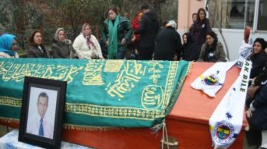 Tabutuna Fenerbah&ccedil;e Kaşkolu Bağlandı