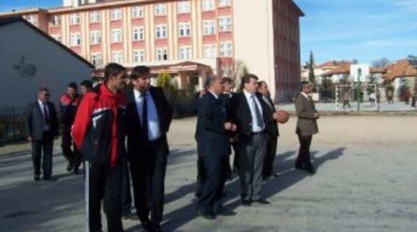 Okul Bah&ccedil;esine Spor Alanı Yapılacak