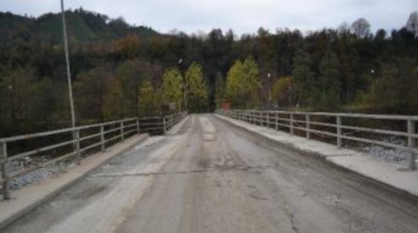 Rize'de Yarısı 8, Diğer Yarısı İse 6.5 Metre Genişliğindeki 70 Metre Uzunluğundaki K&ouml;pr&uuml; Dikkat &Ccedil;ekiyor