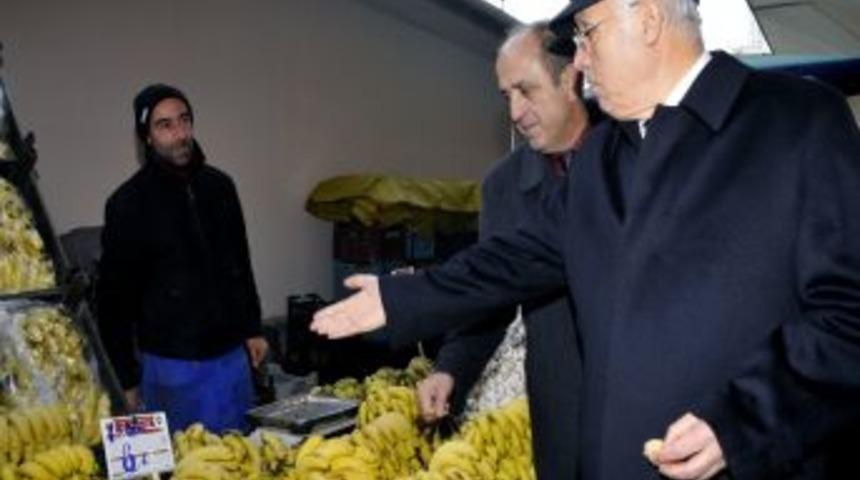 Başkan Yaşar, Şentepe Pazarı'nı Gezdi