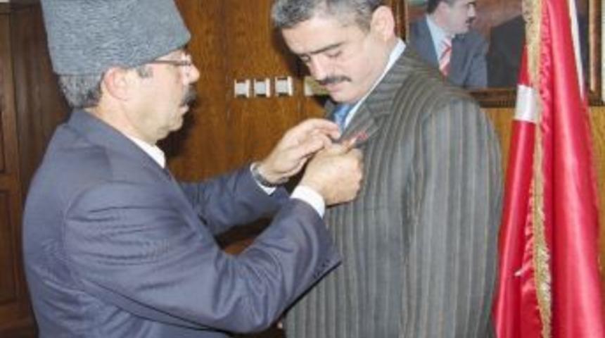Başkan Alıcık&rsquo;a Gazilik Berat Ve Madalyası