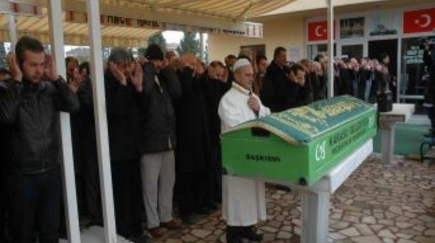 Y&ouml;netmen Abd&uuml;lkani Sarı Son Yolculuğuna Uğurlandı