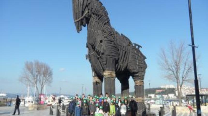 Bursalı &Ccedil;ocuklar &Ccedil;anakkale &Ccedil;ocuk Bienali&rsquo;ne Katıldı