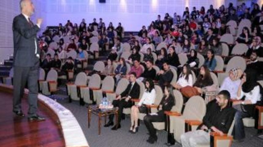 Dr. Şenol Babuşcu&rsquo; Dan "bankacılıkta Kariyer" Semineri