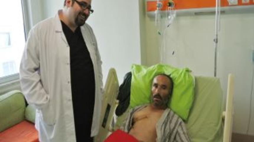 G&ouml;ğ&uuml;s Kafesi A&ccedil;ılmadan Kalp Ameliyatı Yapıldı