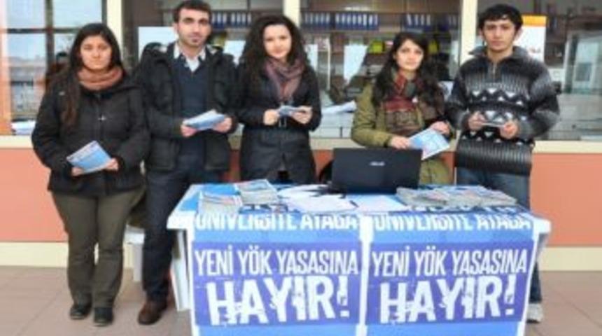 &Ouml;ğrenciler &ldquo;y&ouml;k Yasasına Hayır&rdquo; İ&ccedil;in İmza Topladı