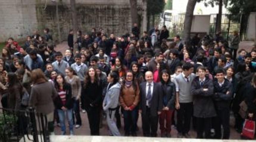 İbn-i Sina Anadolu Sağlık Meslek Lisesi Serbest Kıyafete Ge&ccedil;ti