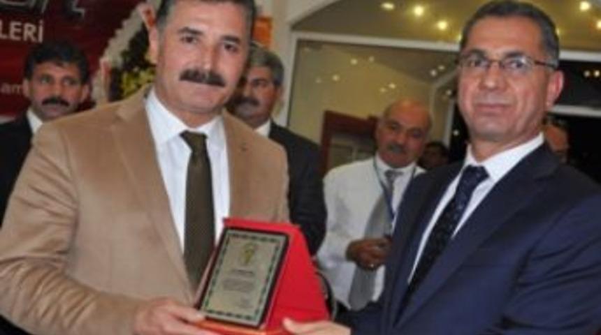 Besnililer&rsquo;den Tuna&rsquo;ya teşekk&uuml;r plaketi