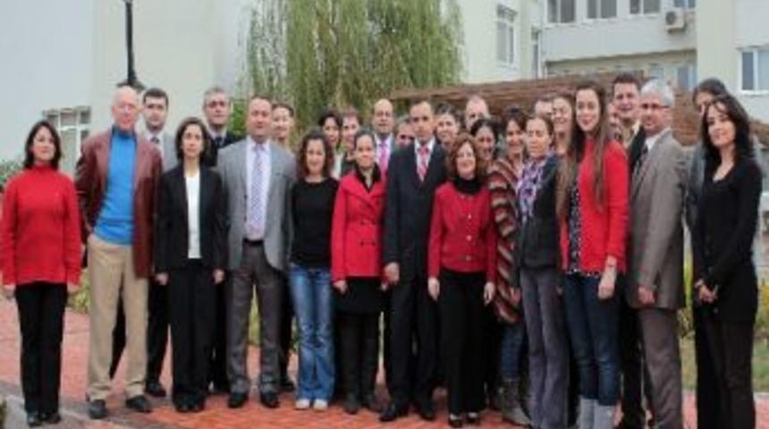 A&uuml;&rsquo;ye Bir &Ouml;d&uuml;l Daha