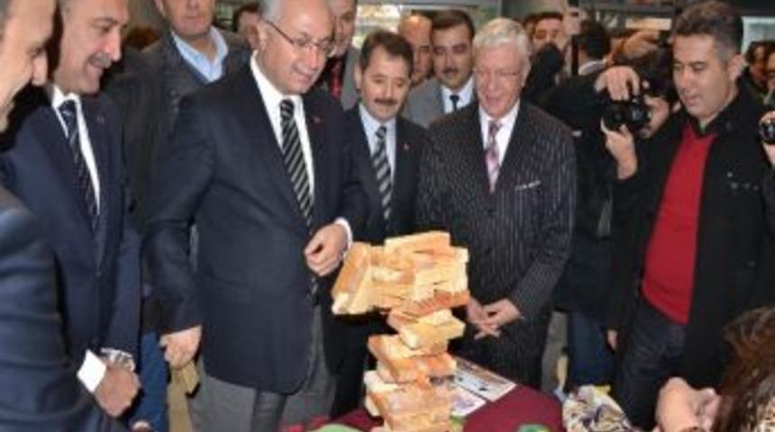 Engellilerin Hazırladığı Ekolojik Oyuncaklar Sergilendi