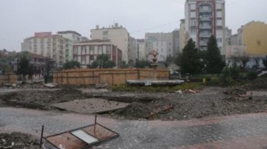 Manisa'daki 450 Ara&ccedil;lık Yeni Otopark Alanında &Ccedil;alışmalar S&uuml;r&uuml;yor
