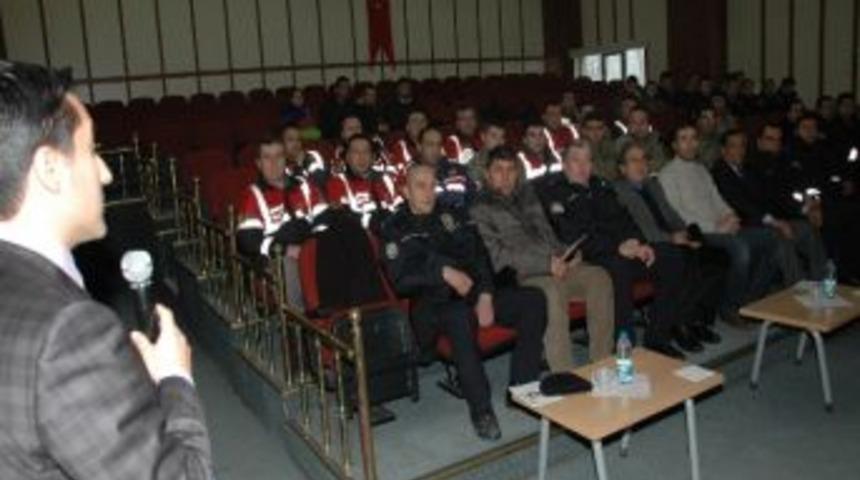 T&uuml;vturk G&uuml;venlik G&uuml;&ccedil;lerini Bilgilendirdi