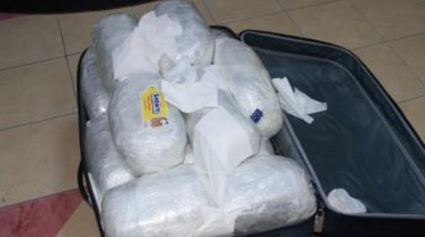 Erzincan'da Yolcu Otob&uuml;s&uuml;nde 37,5 Kilogram Esrar Ele Ge&ccedil;irildi