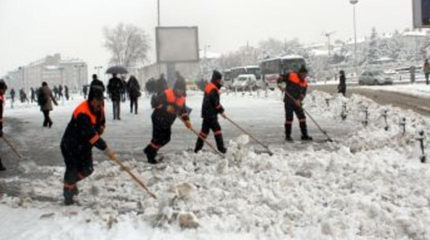 Sivas Kara, Yollar Kar K&uuml;remecilere Teslim
