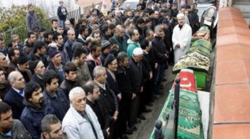 Sobadan Zehirlenen Aile &Uuml;yeleri G&ouml;zyaşları Ile Uğurlandı