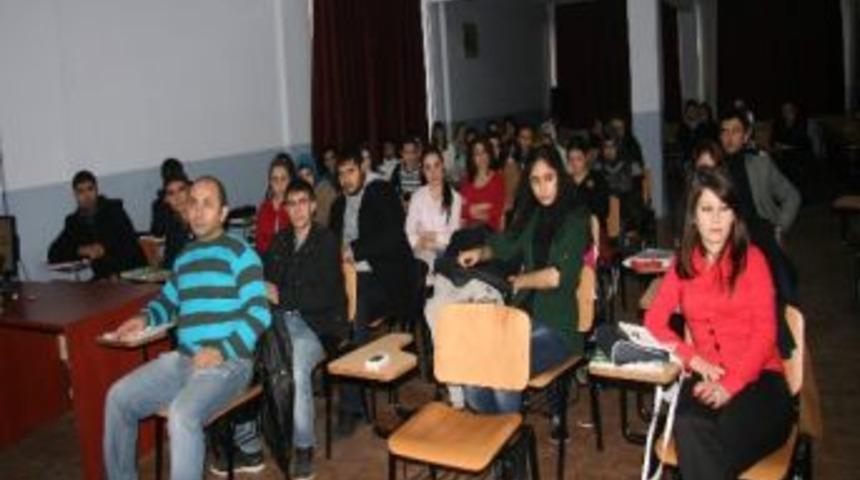 Sungurlu Myo&rsquo;da İnsan Haklarının &Ouml;nemi Anlatıldı