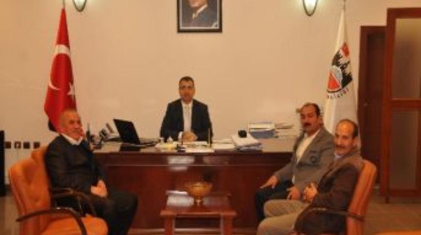 Oto Galericilerden Vali Toprak&rsquo;a Ziyaret