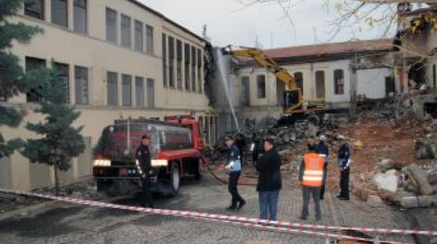 Meydan'da Ikinci Etap D&uuml;zenlemeleri Başladı