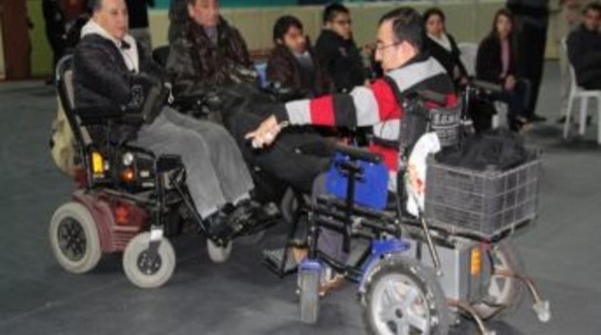 K&uuml;tahya'da 'engelleri Kaldıralım' Etkinliği