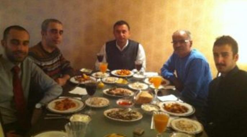 Chp&rsquo;liler, &Uuml;niversite &Ouml;ğrencilerini Evlerinde Ağırlıyor