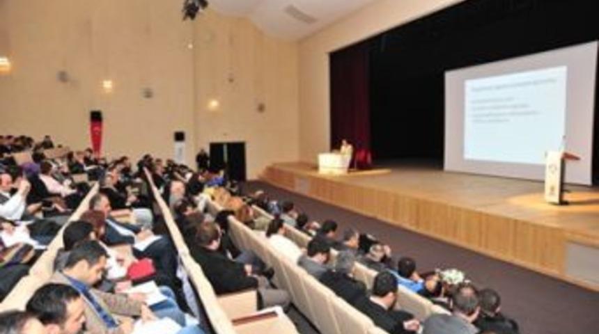 Uzun: &ldquo;Yeni siyaset&ccedil;iler akademiden &ccedil;ıkacak&rdquo;