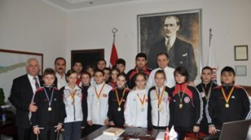 Başarılı Judoculardan  Başkana ziyaret