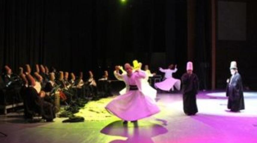 Hz. Mevlana&rsquo;yla g&ouml;n&uuml;ller aşkla doldu