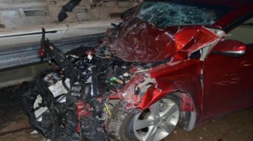 Kocaeli'de &Ouml;ğrenci Servisi Kaza Yaptı: 15 Yaralı