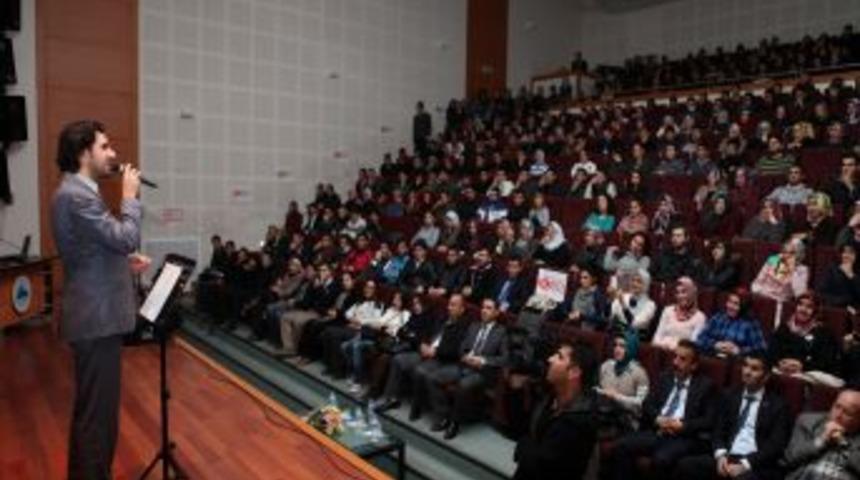 Adıyaman &Uuml;niversitesi&rsquo;nde Serdar Tuncer'le &lsquo;Şiir Ve Muhabbet&rsquo;