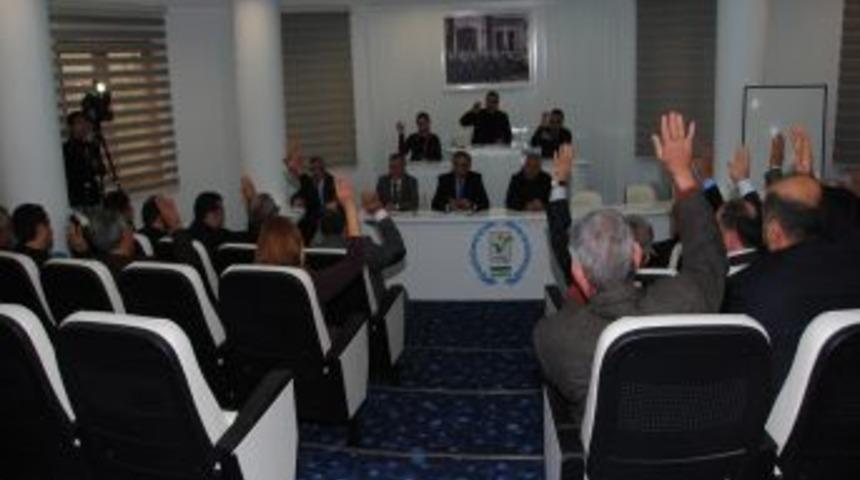 MHP'li &Uuml;nal: Se&ccedil;im &Ouml;ncesi Belediyenin K&ouml;ylere Hizmet G&ouml;t&uuml;rmesine Karşıyız