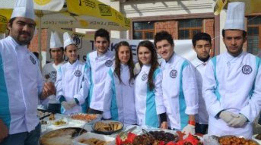 Aş&ccedil;ılık b&ouml;l&uuml;m&uuml; &ouml;ğrencilerinden anlamlı kermes