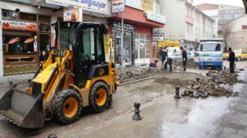 Kastamonu&rsquo;da Bu Yıl 120 Bin Metrekare Kilitli Parke Taşı D&ouml;şendi
