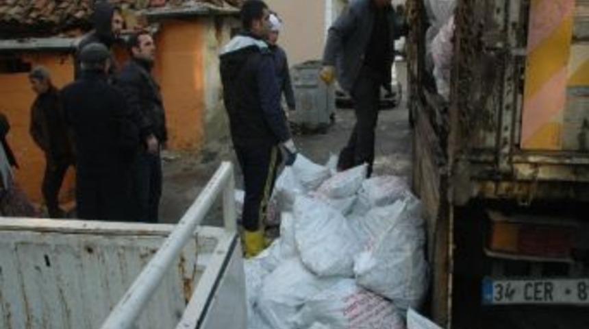 &Ccedil;orlu Belediyesinden 5 Bin Aileye K&ouml;m&uuml;r Yardımı