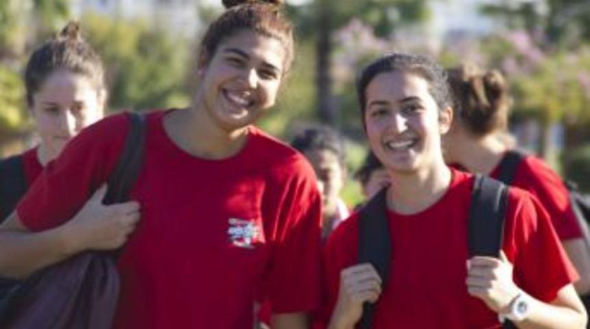 Adana Botaş Gen&ccedil;lik'te y&uuml;zler g&uuml;l&uuml;yor
