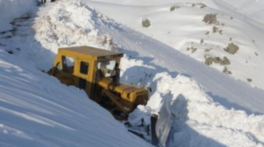 Malatya'da Kar Nedeniyle 178 K&ouml;y Yolu Kapalı