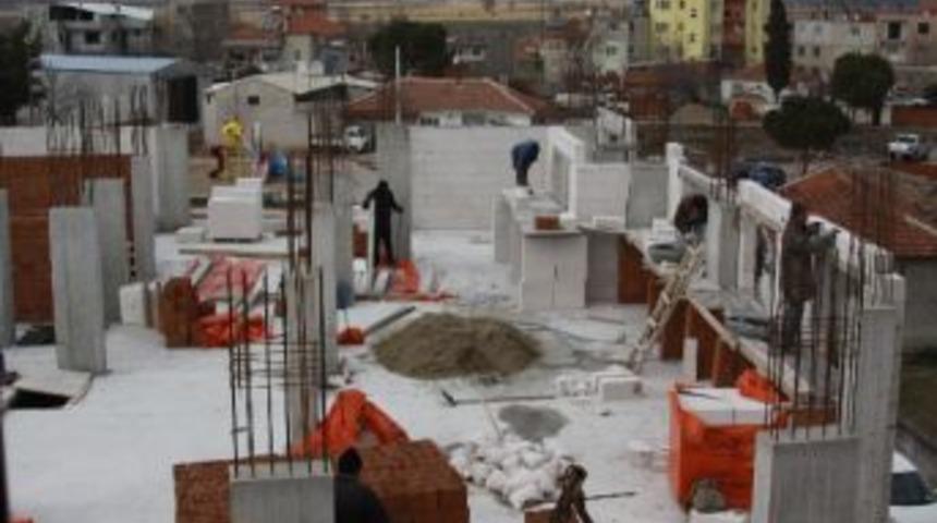 Saruhanlı İnşaat Sekt&ouml;r&uuml; Tam Gaz