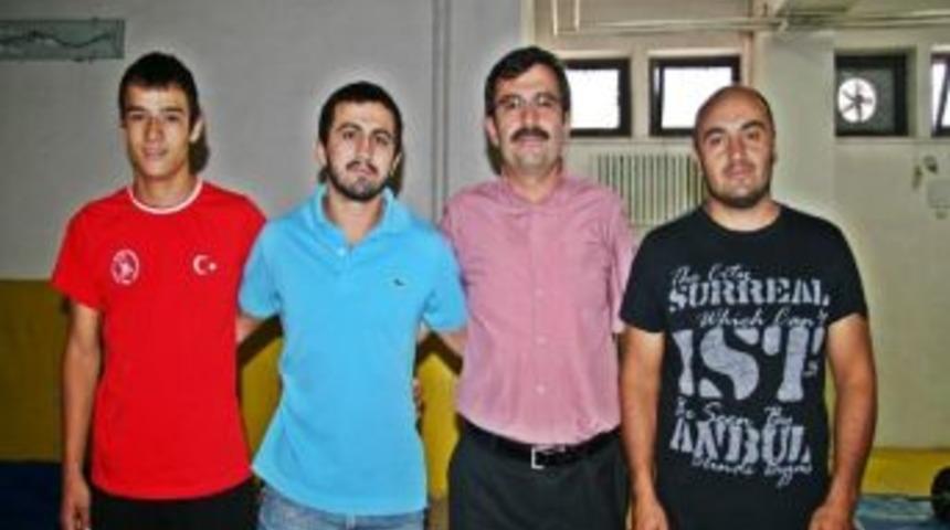 Tevfik Odabaşı Kendi İsmini Taşıyan Kul&uuml;be Başkan Oldu