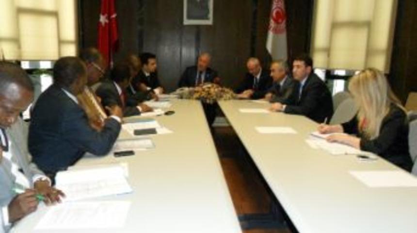 Ulupınar, Kenyalı Vekillerle G&ouml;r&uuml;şt&uuml;