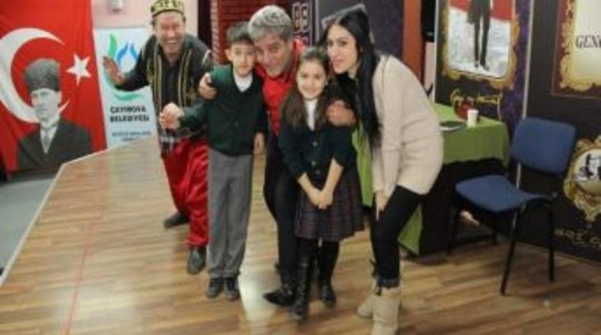 &Ccedil;ayırovalı Miniklerin Tiyatro Keyfi